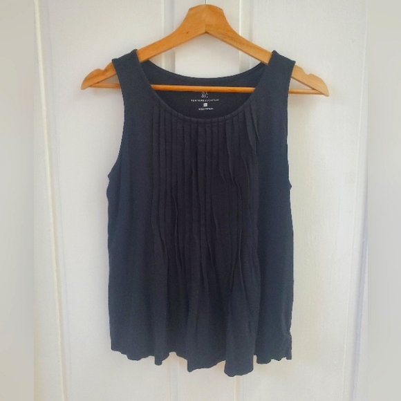 New York & Company Tops - New York & Company tank top blouse